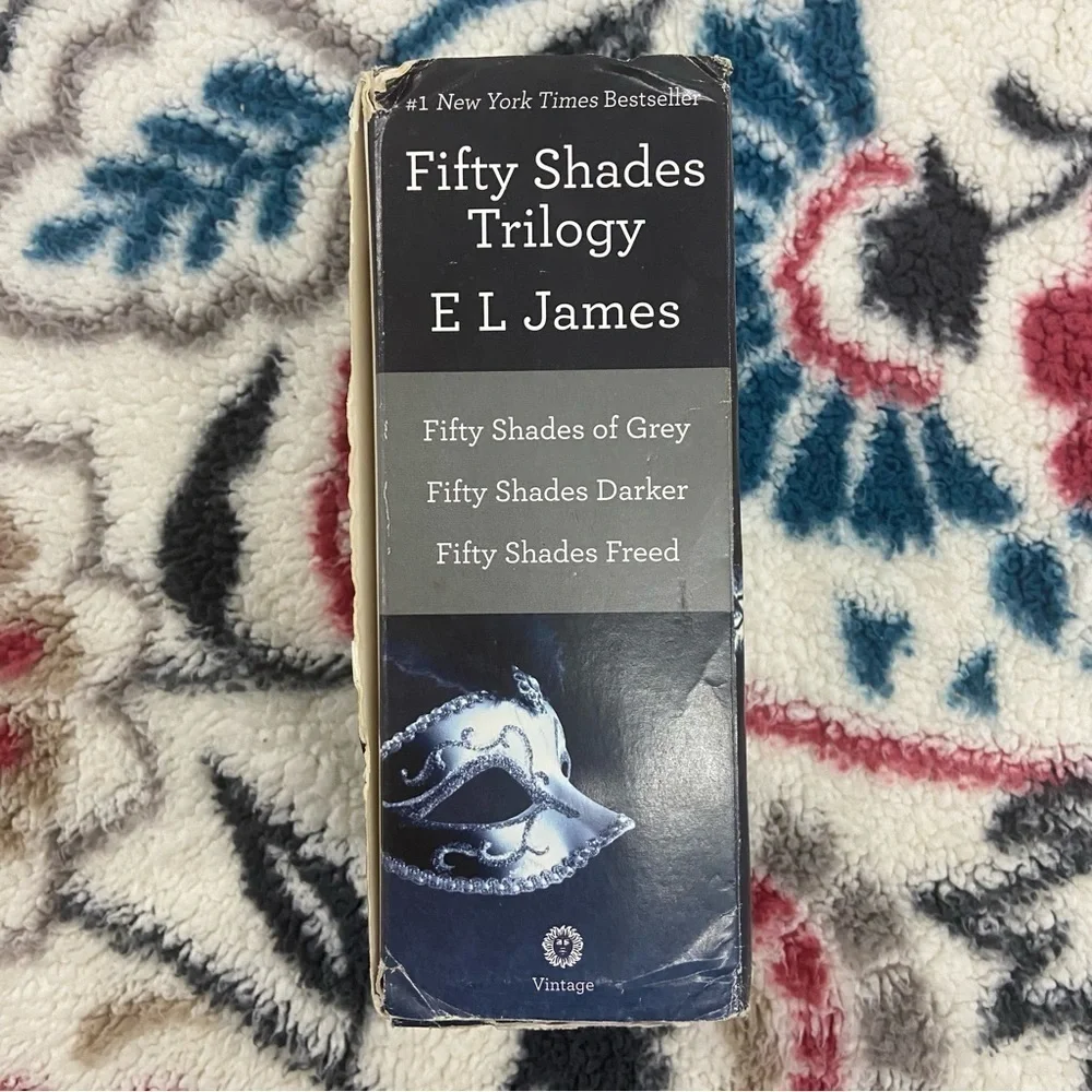 E. L. JAMES FIFTY SHADES of GRAY Trilogy Paperback Racy Sexy Bondage Submissive
